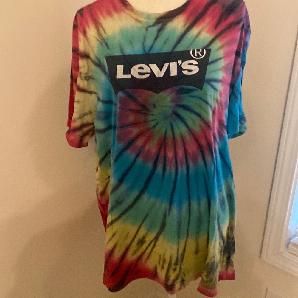 Levi’s Tshirt size 2XL Tye Dyed